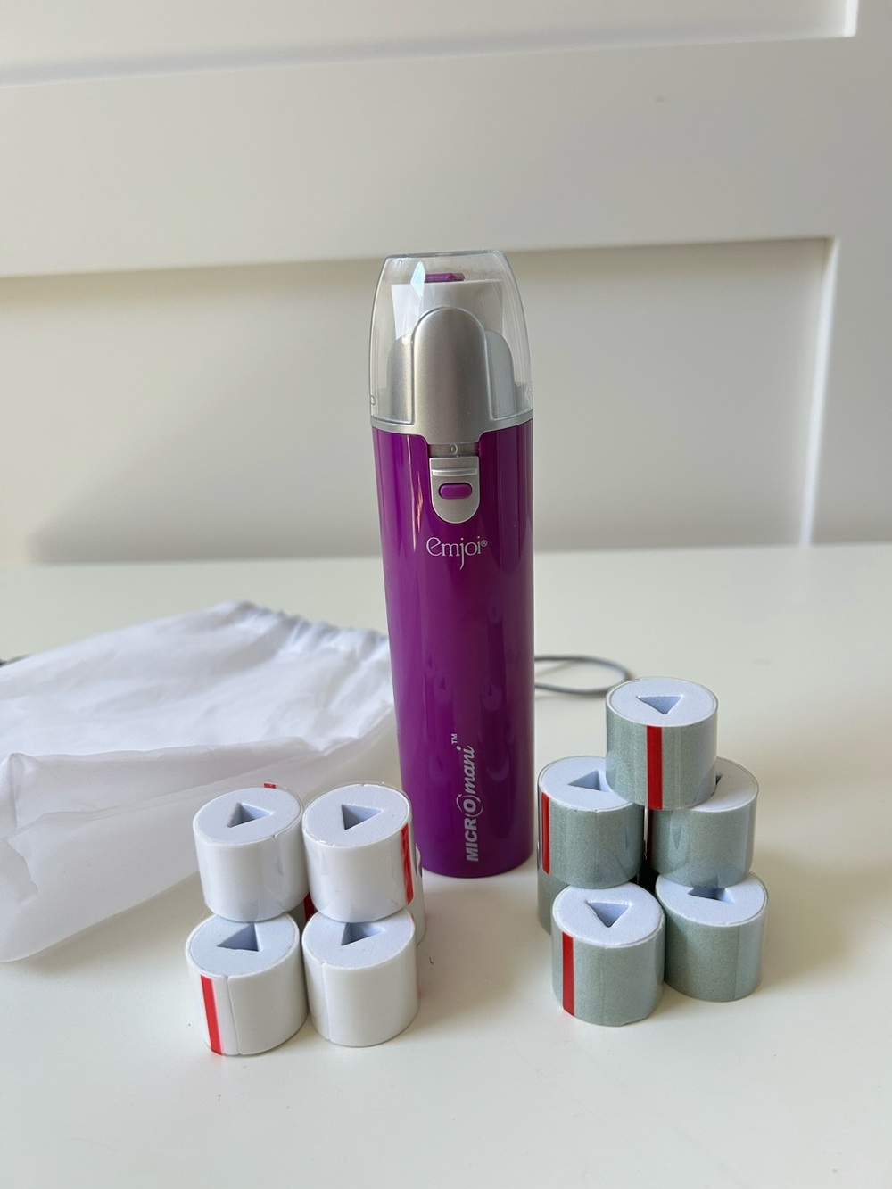 Emjoi MicroMani With Refills & Carrying Case